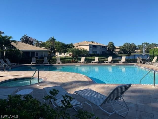 306 Emerald Bay Cir, Unit J5, Naples, FL 34110 Photo