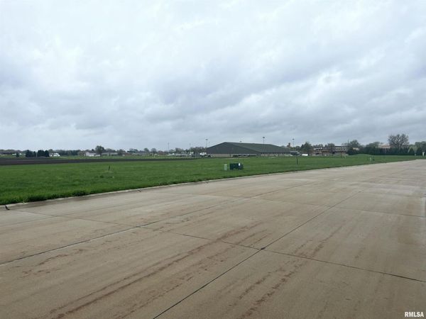 819 DARNALL Drive , Geneseo, IL 61254