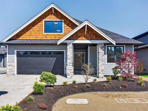 758 Sitka St, Campbell River, BC V9H 0G4