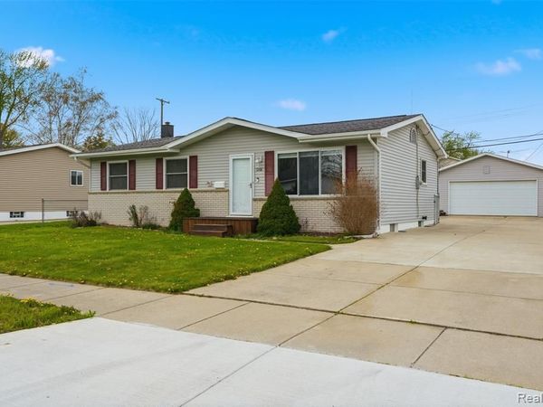 5208 Don Shenk Drive, Swartz Creek, MI 48473