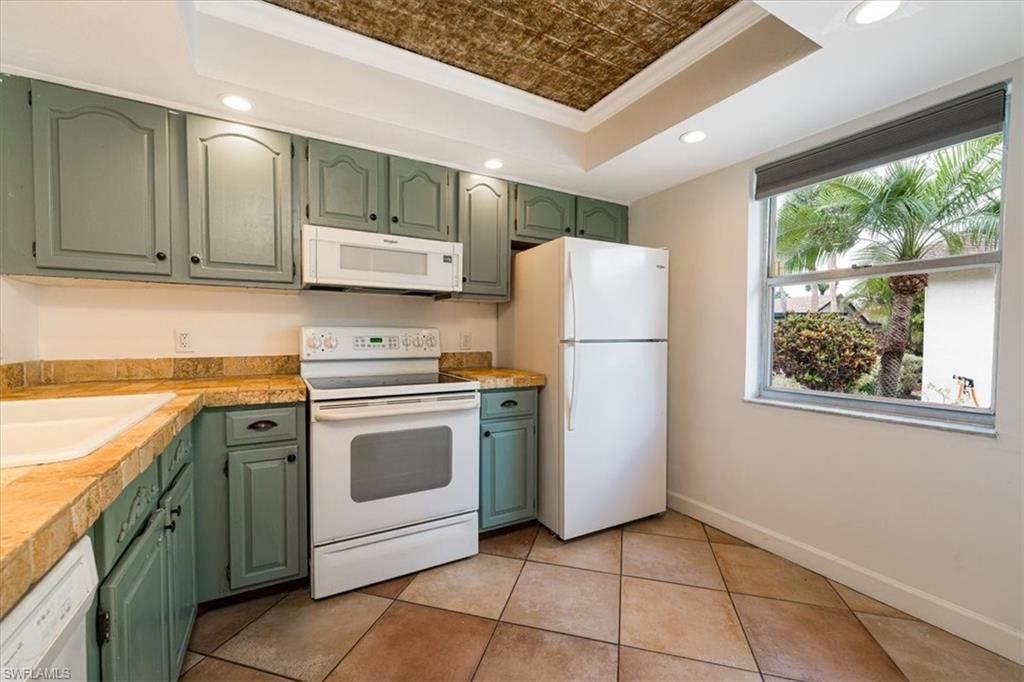 1025 Pine Isle Ln, Unit 1025, Naples, FL 34112 Photo