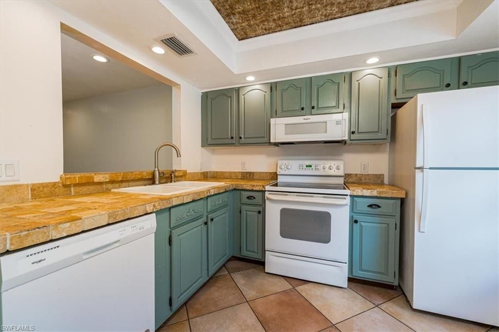 1025 Pine Isle Ln, Unit 1025, Naples, FL 34112 Photo
