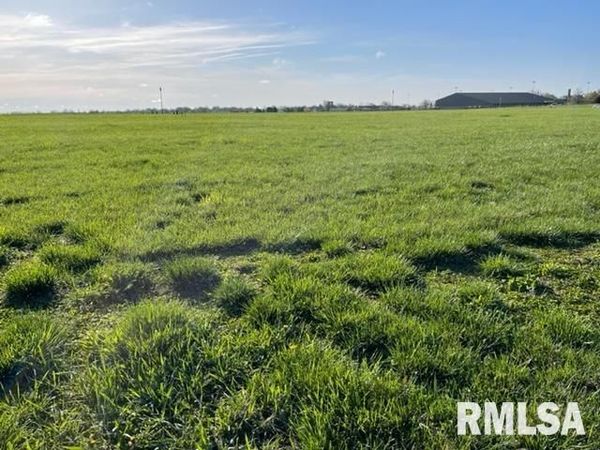 826 Book Lane , Geneseo, IL 61254