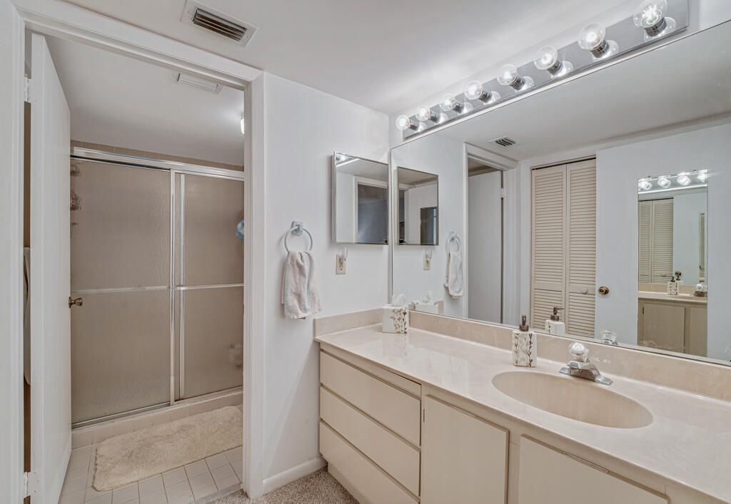 3146 Via, Unit 203, Lake Worth, FL 33467 Photo