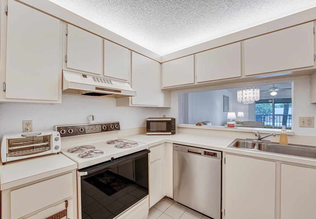 3146 Via, Unit 203, Lake Worth, FL 33467 Photo