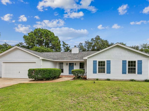 312 Florida Avenue, Gulf Breeze, FL 32561