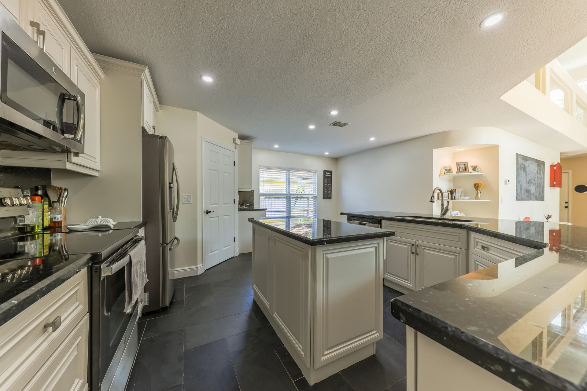9 Meadows Park Lane, Boynton Beach, FL 33436 Photo