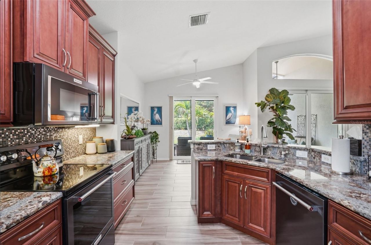 4222 65th Place E, Sarasota, FL 34243 Photo