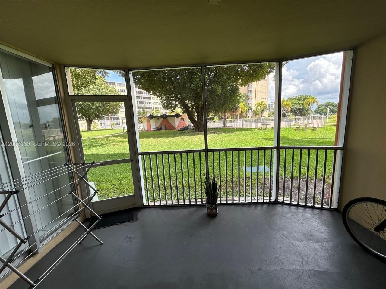1750 NE 191st St, Unit 105-1, Miami, FL 33179 Photo