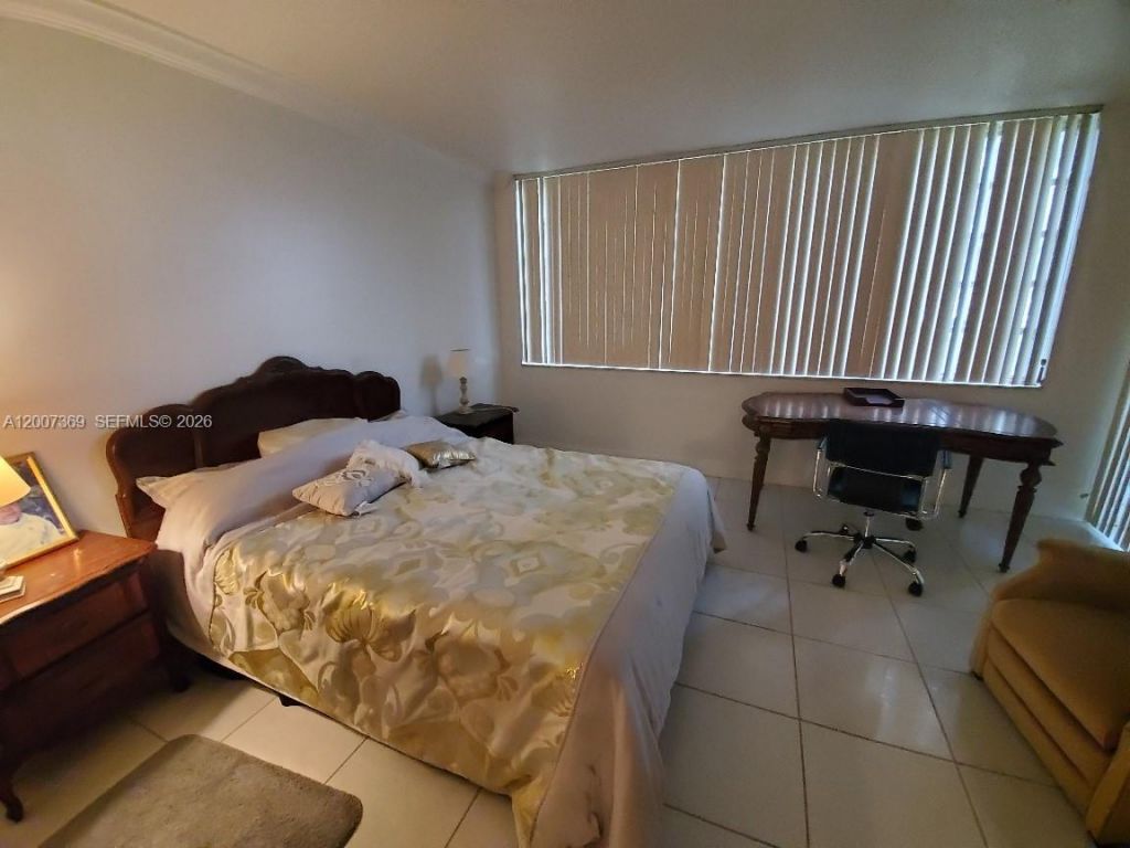 1750 NE 191st St, Unit 105-1, Miami, FL 33179 Photo