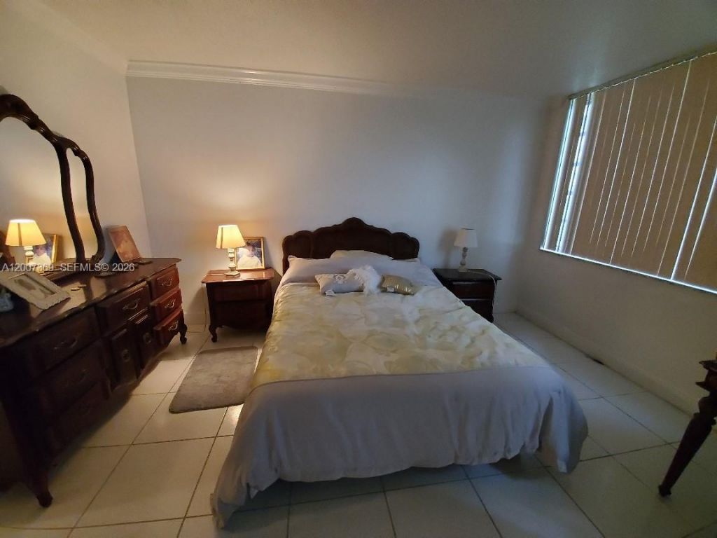 1750 NE 191st St, Unit 105-1, Miami, FL 33179 Photo