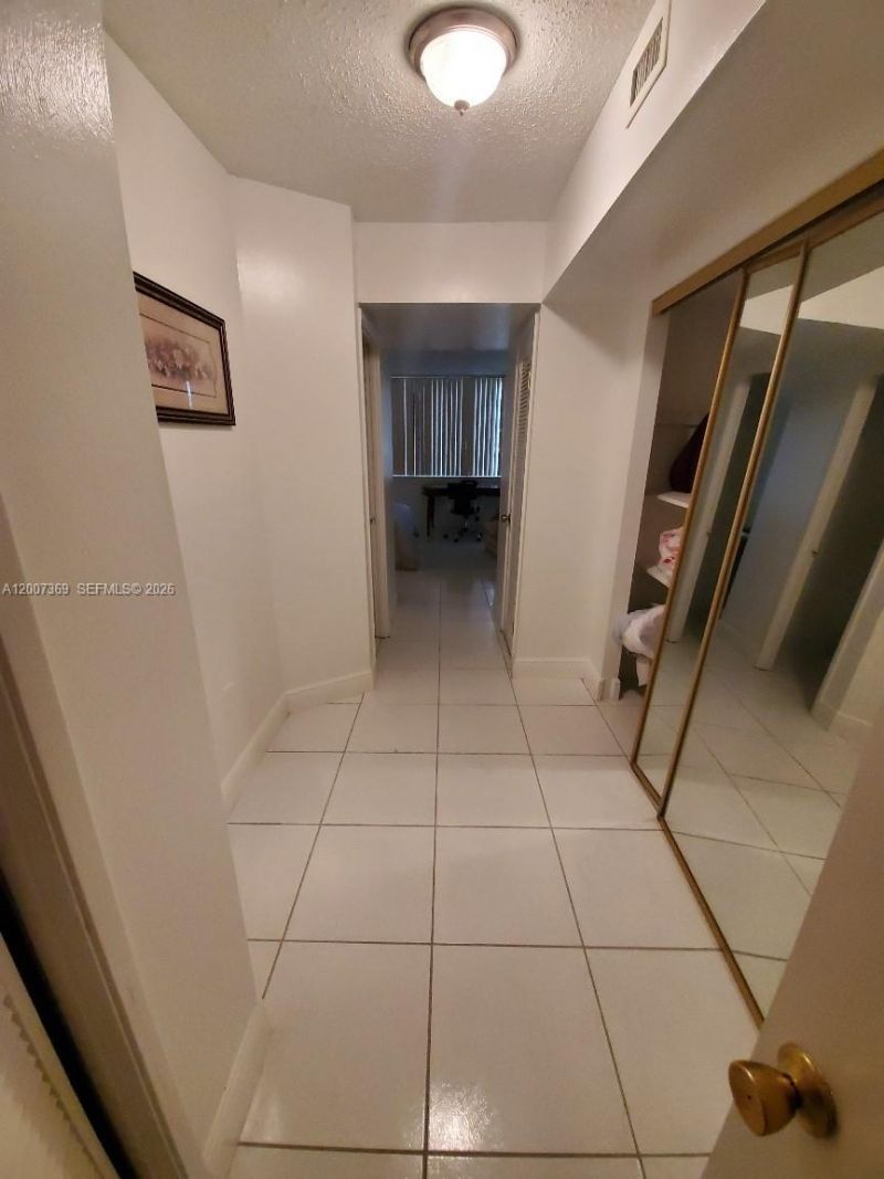 1750 NE 191st St, Unit 105-1, Miami, FL 33179 Photo