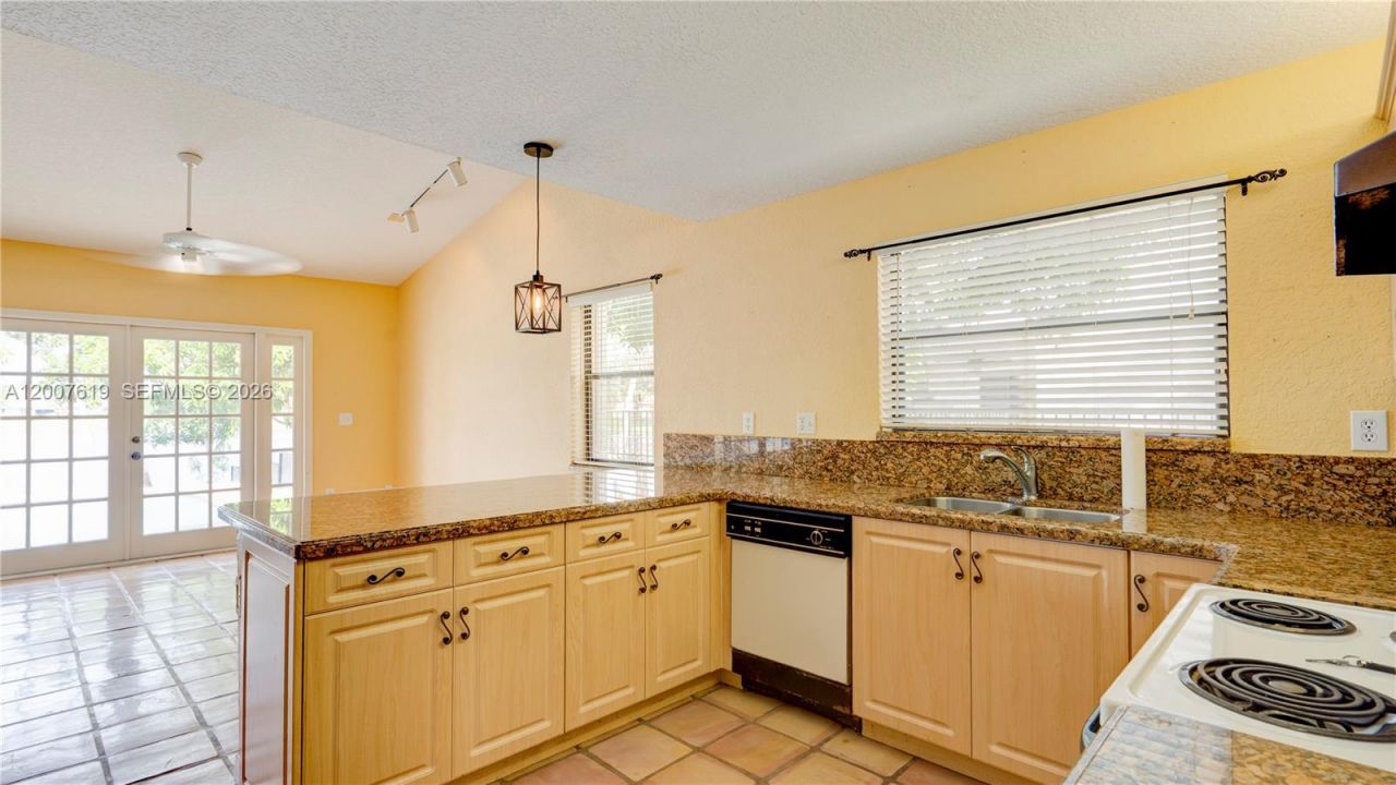 6255 Hawkes Bluff Ave, Davie, FL 33331 Photo