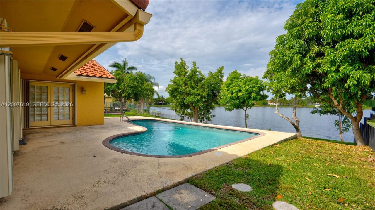 6255 Hawkes Bluff Ave, Davie, FL 33331 Photo
