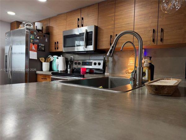 Unit 11385, Pembroke Pines, FL 33025