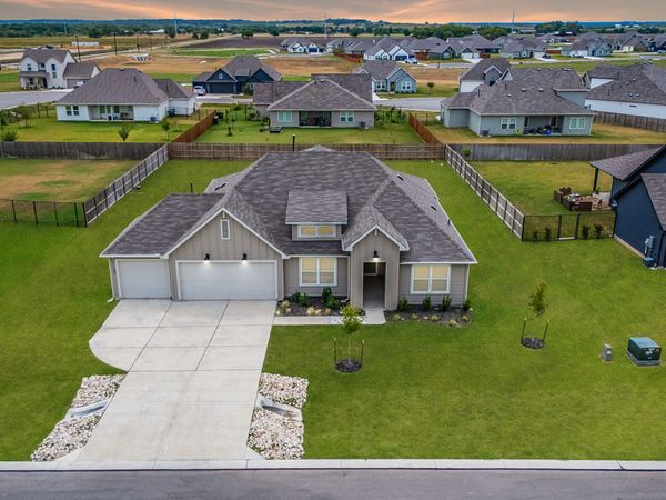 125 Nicks Cv, Lockhart, TX 78644