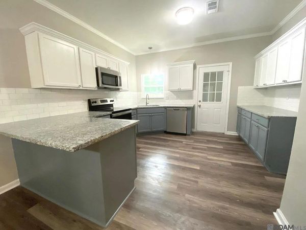 17117 Ashton Ave, Greenwell Springs, LA 70739