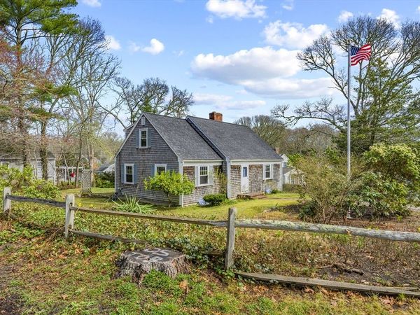 42 Oak Ln, Barnstable, MA 02655