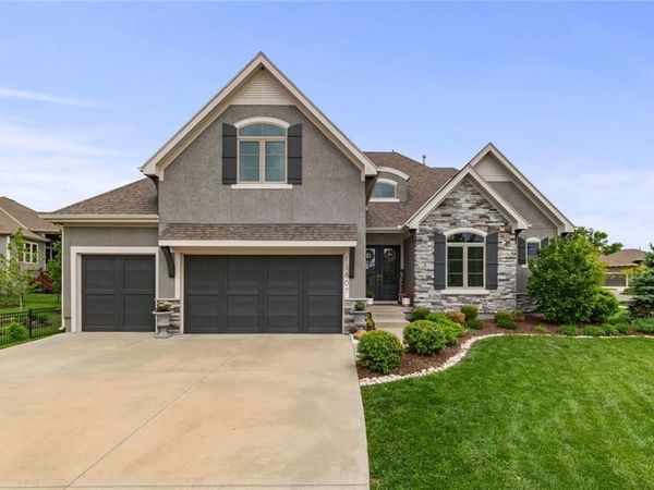11607 W 158th Terrace, Overland Park, KS 66221