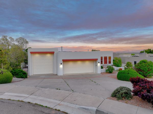 1824 Calle Del Vista Road NW, Albuquerque, NM 87105