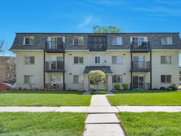9621 S Karlov Avenue , Unit 301, Oak Lawn, IL 60453