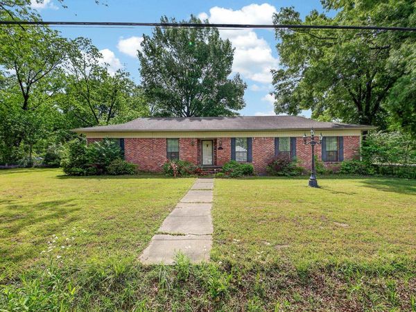 111 S Jackson , Cabot, AR 72023