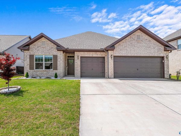 212 Jubilee Circle SE, Huntsville, AL 35803
