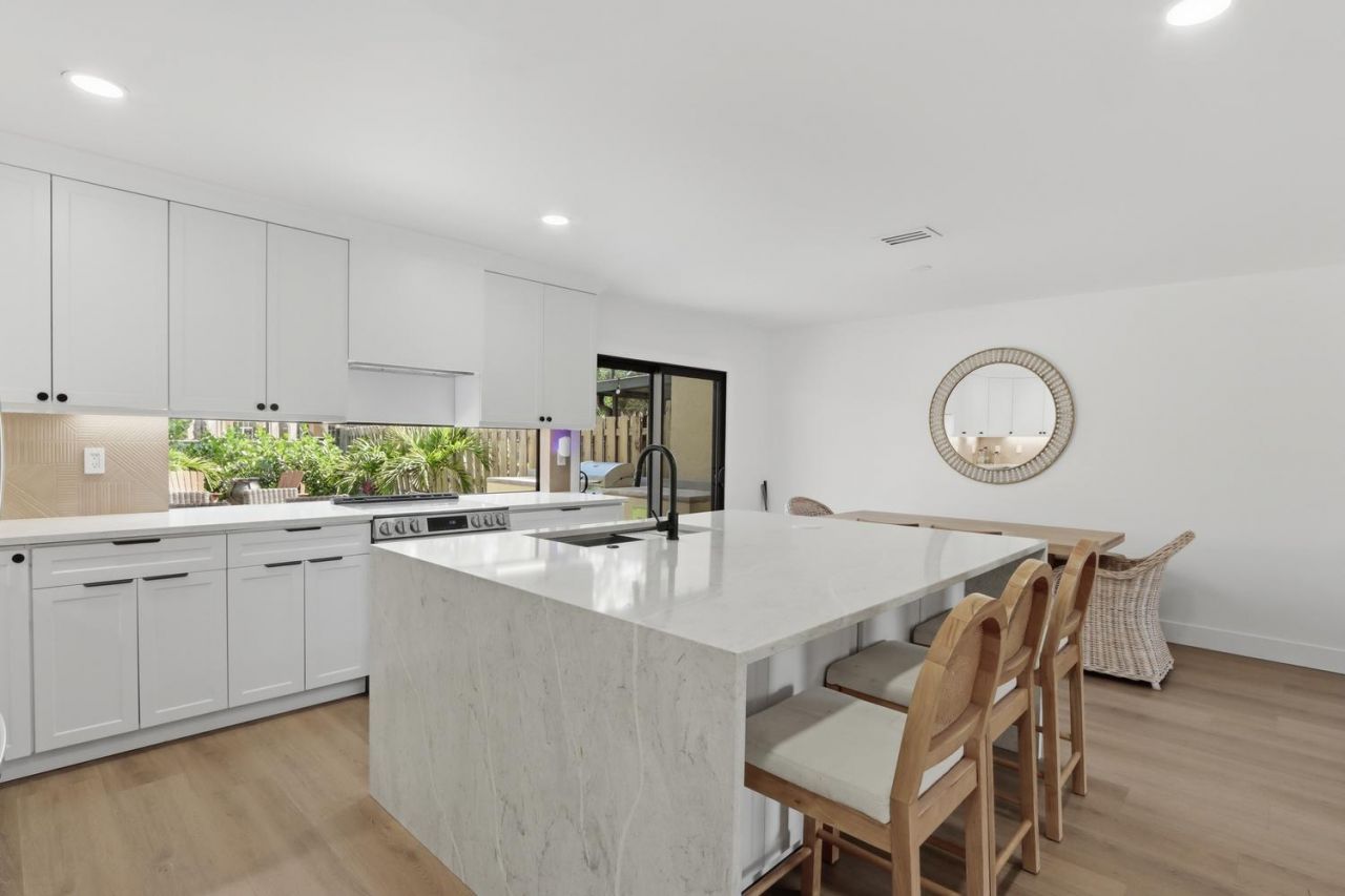 1001 Raintree Lane, Palm Beach Gardens, FL 33410 Photo