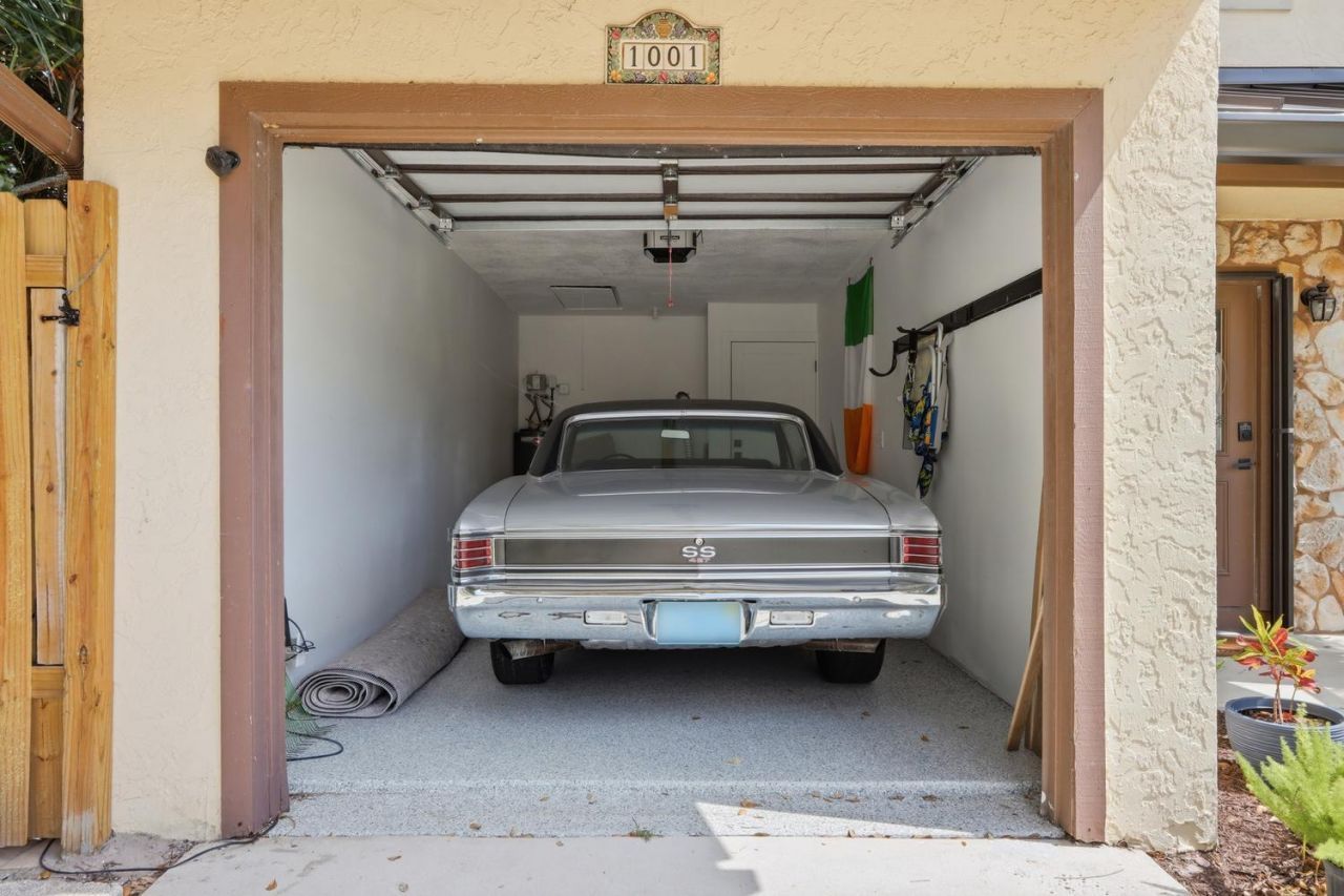 1001 Raintree Lane, Palm Beach Gardens, FL 33410 Photo