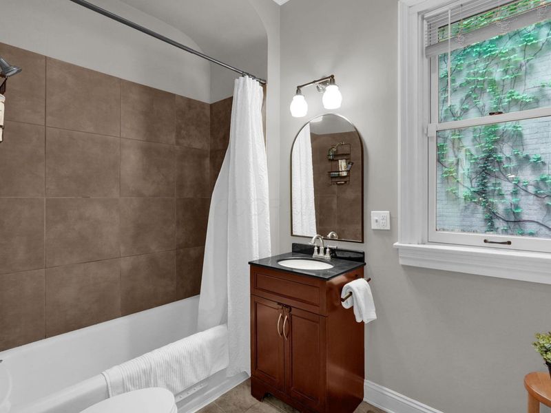 1276 Hunter Avenue, Columbus, OH 43201 Photo 14