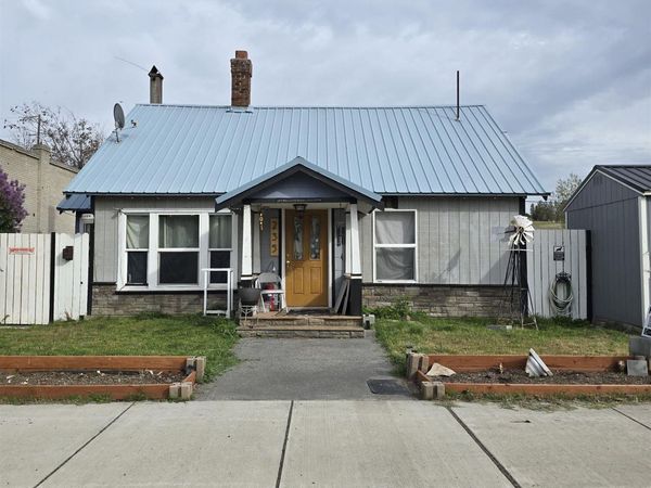 235 S Main St, Washtucna, WA 99371