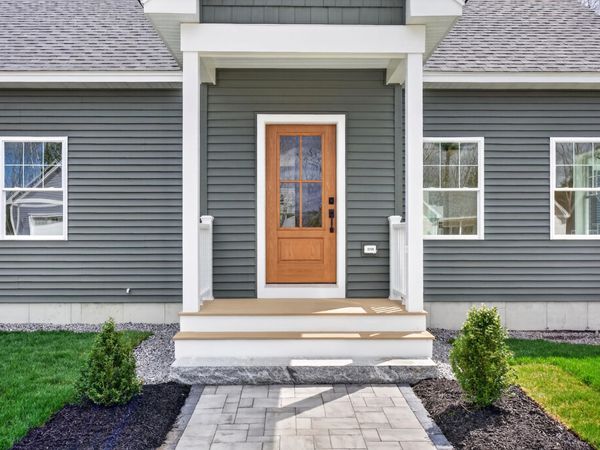 29 Forest Glen Lane, Topsham, ME 04086