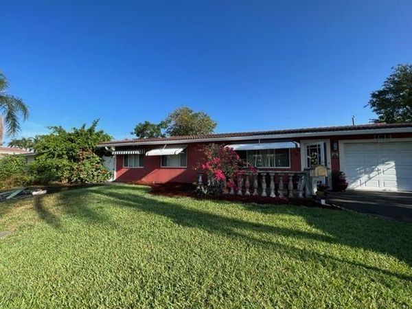 1014 SE 4th Court, Deerfield Beach, FL 33441
