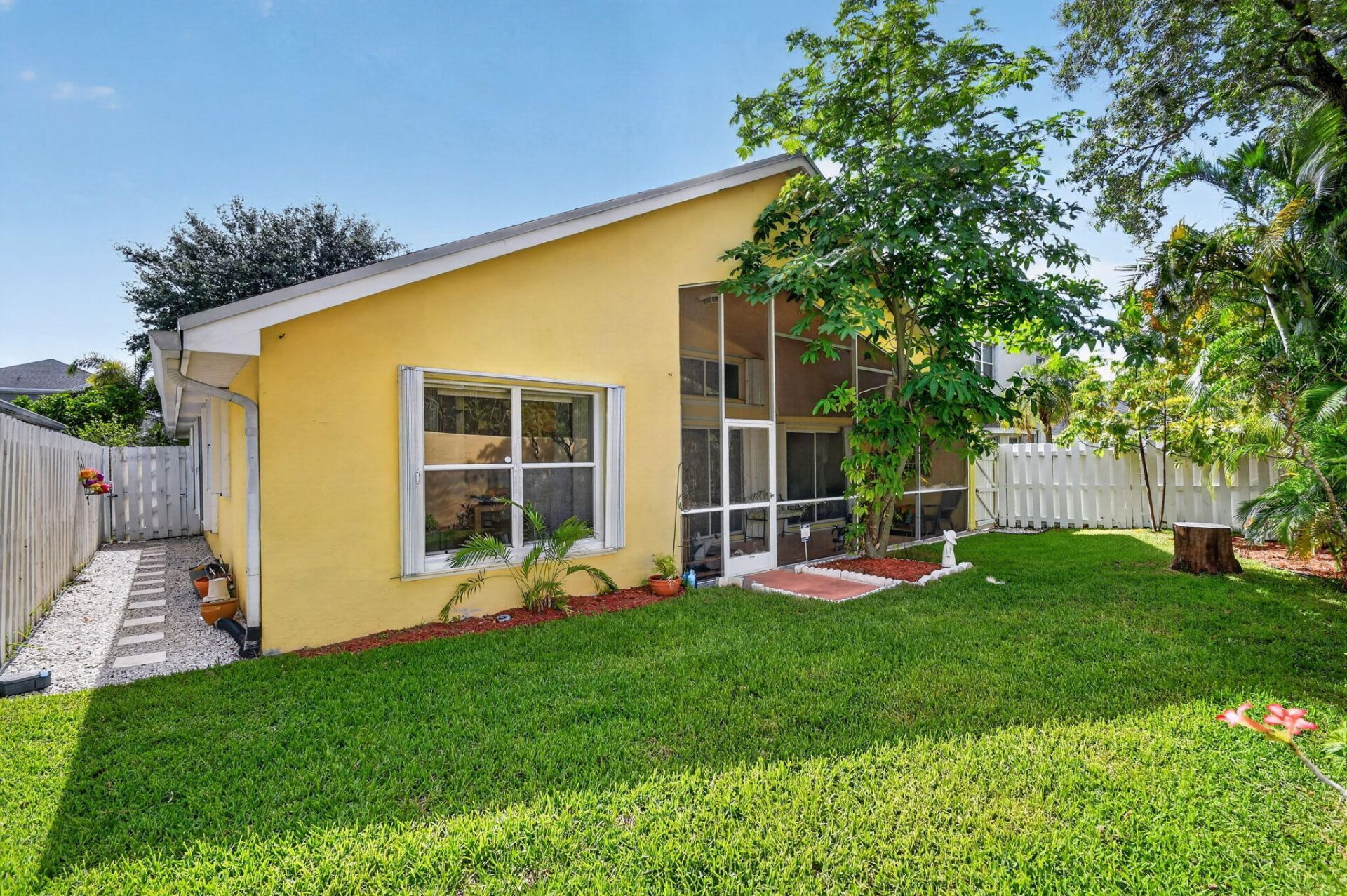 1033 W Fairfax Cir W W, Boynton Beach, FL 33436 Photo