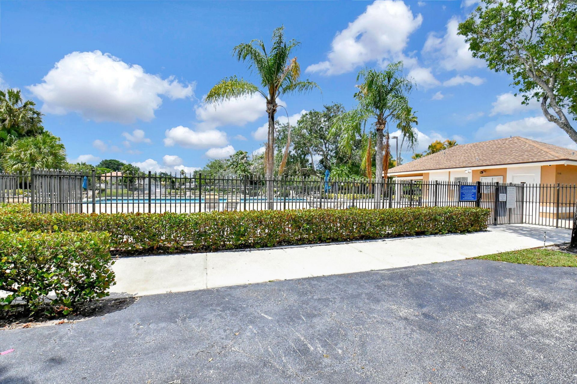 1033 W Fairfax Cir W W, Boynton Beach, FL 33436 Photo