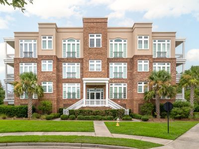 144 Fairbanks Oak Alley, Unit 2b, Daniel Island, SC 29492