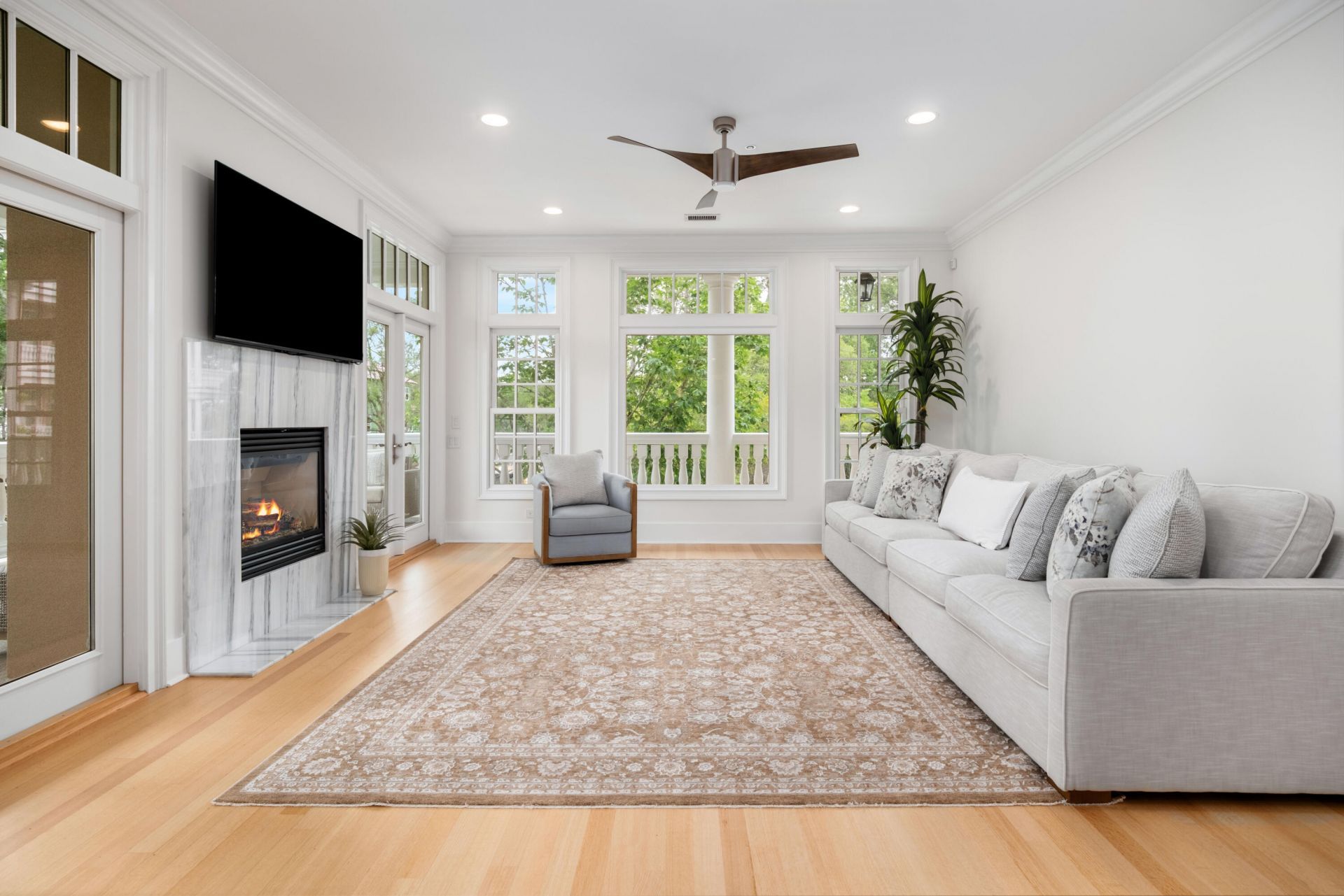 144 Fairbanks Oak Alley Photo 14