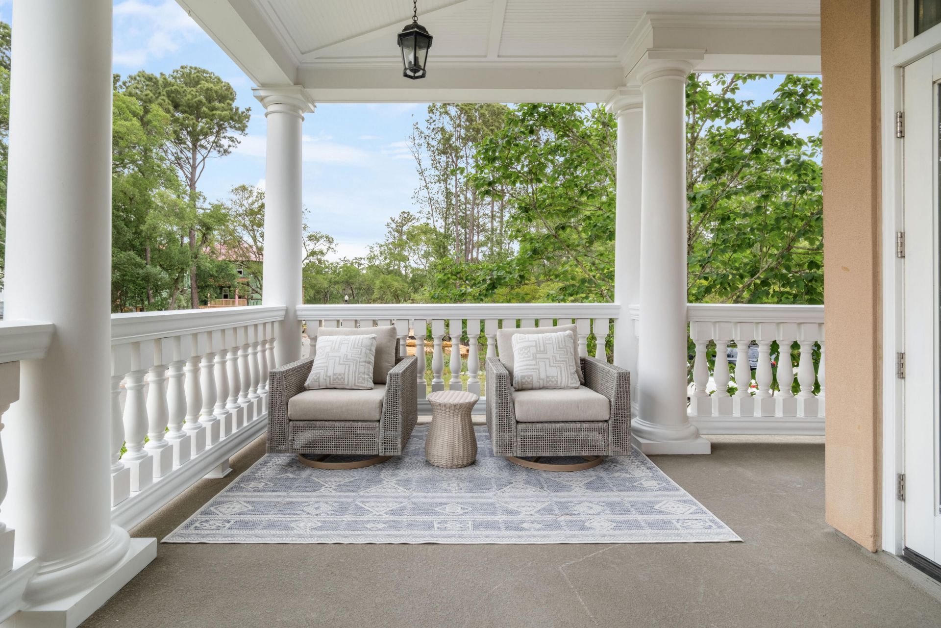 144 Fairbanks Oak Alley Photo 20