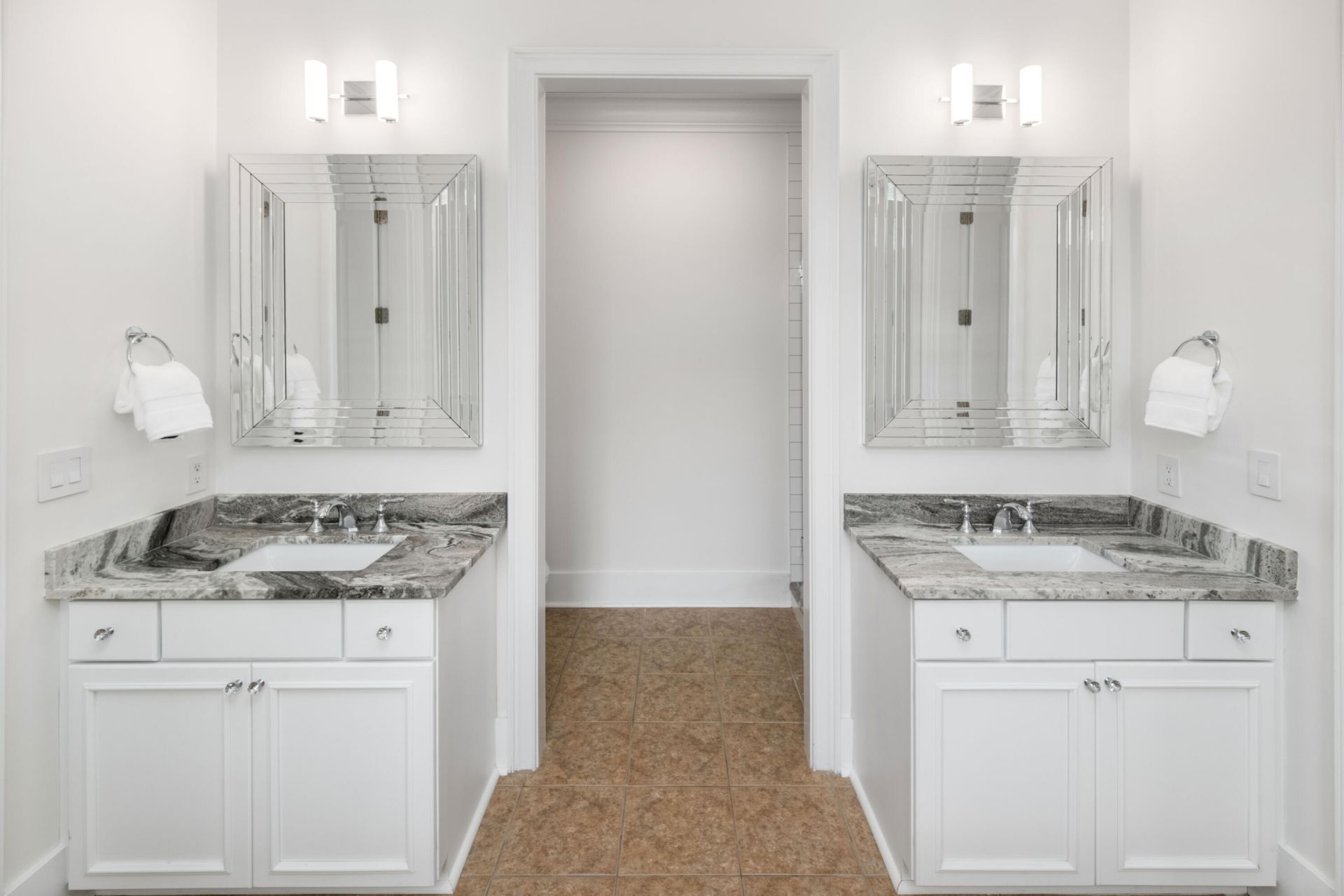 144 Fairbanks Oak Alley Photo 30