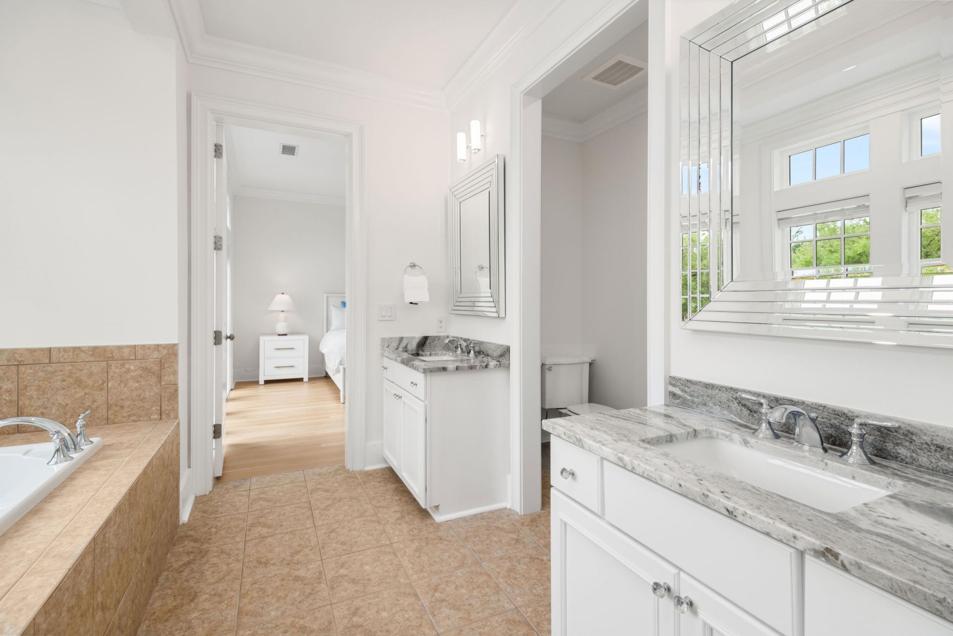 144 Fairbanks Oak Alley Photo 32