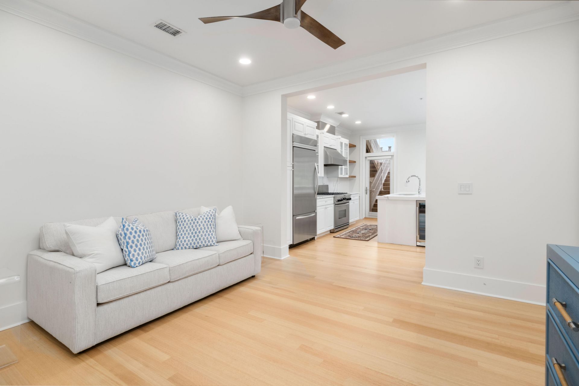 144 Fairbanks Oak Alley Photo 6