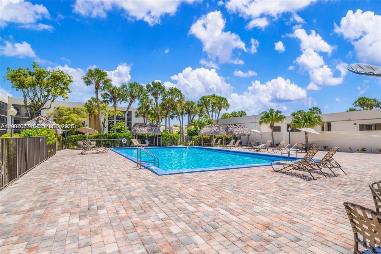 8005 SW 107th Ave , Unit 317, Miami, FL 33173 Photo