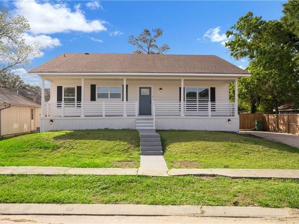 208 AMAPOLA Circle, Terrytown, LA 70056