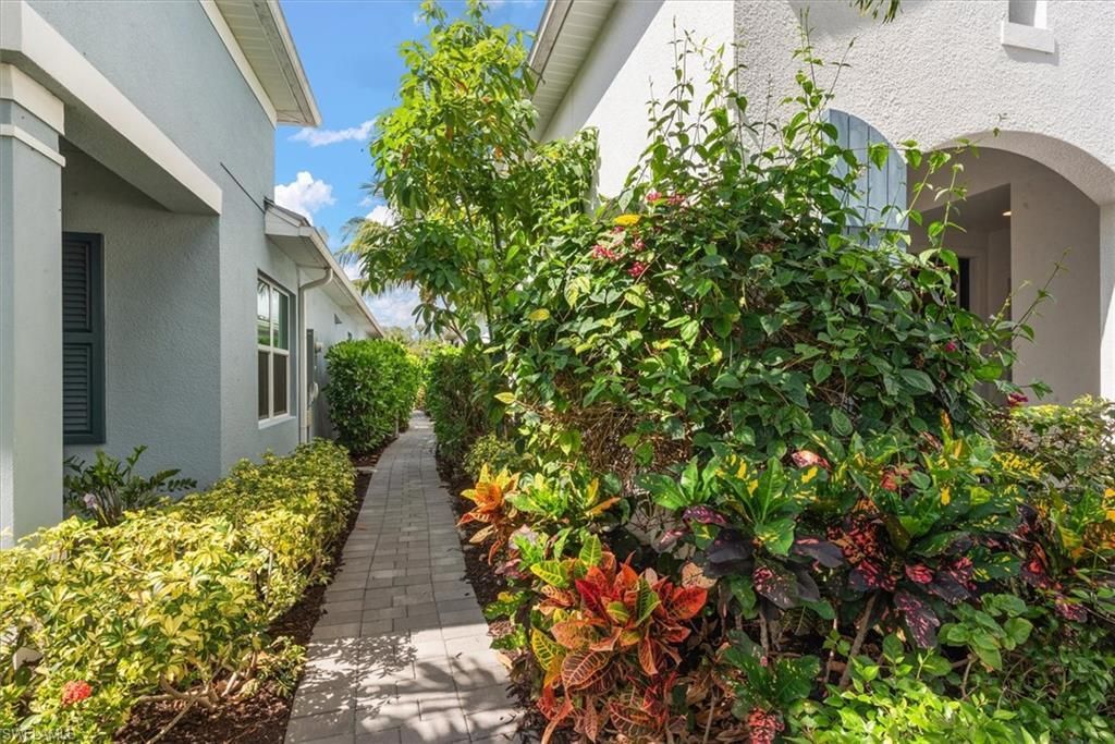 2302 Marquesa Cir, Naples, FL 34112 Photo