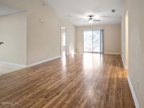 7047 DEER LODGE Circle, Unit 106, Jacksonville, FL 32256