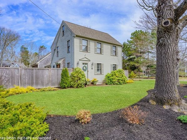 134 School St, Barnstable, MA 02635