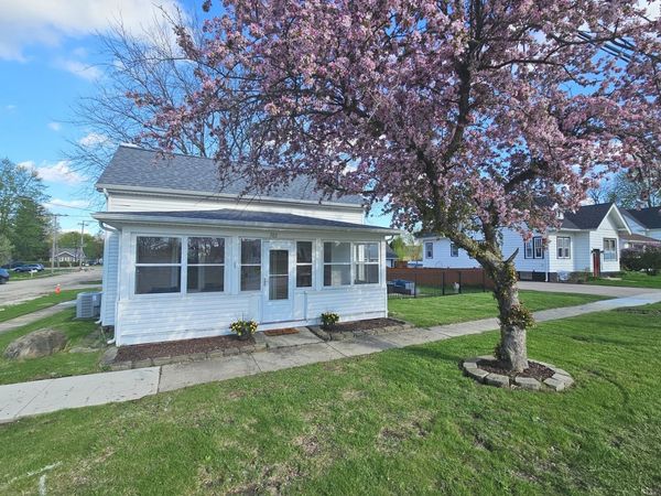 702 S Main Street , Yorkville, IL 60560