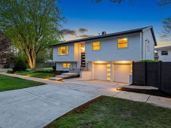 9132 Lincolnwood Drive , Evanston, IL 60203