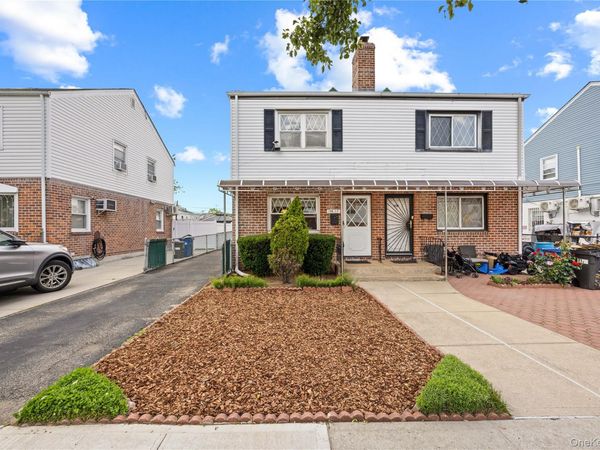 13817 64th Avenue, Flushing, NY 11367