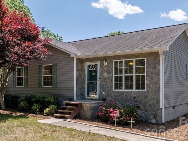 103 1st Avenue NW, Hildebran, NC 28637